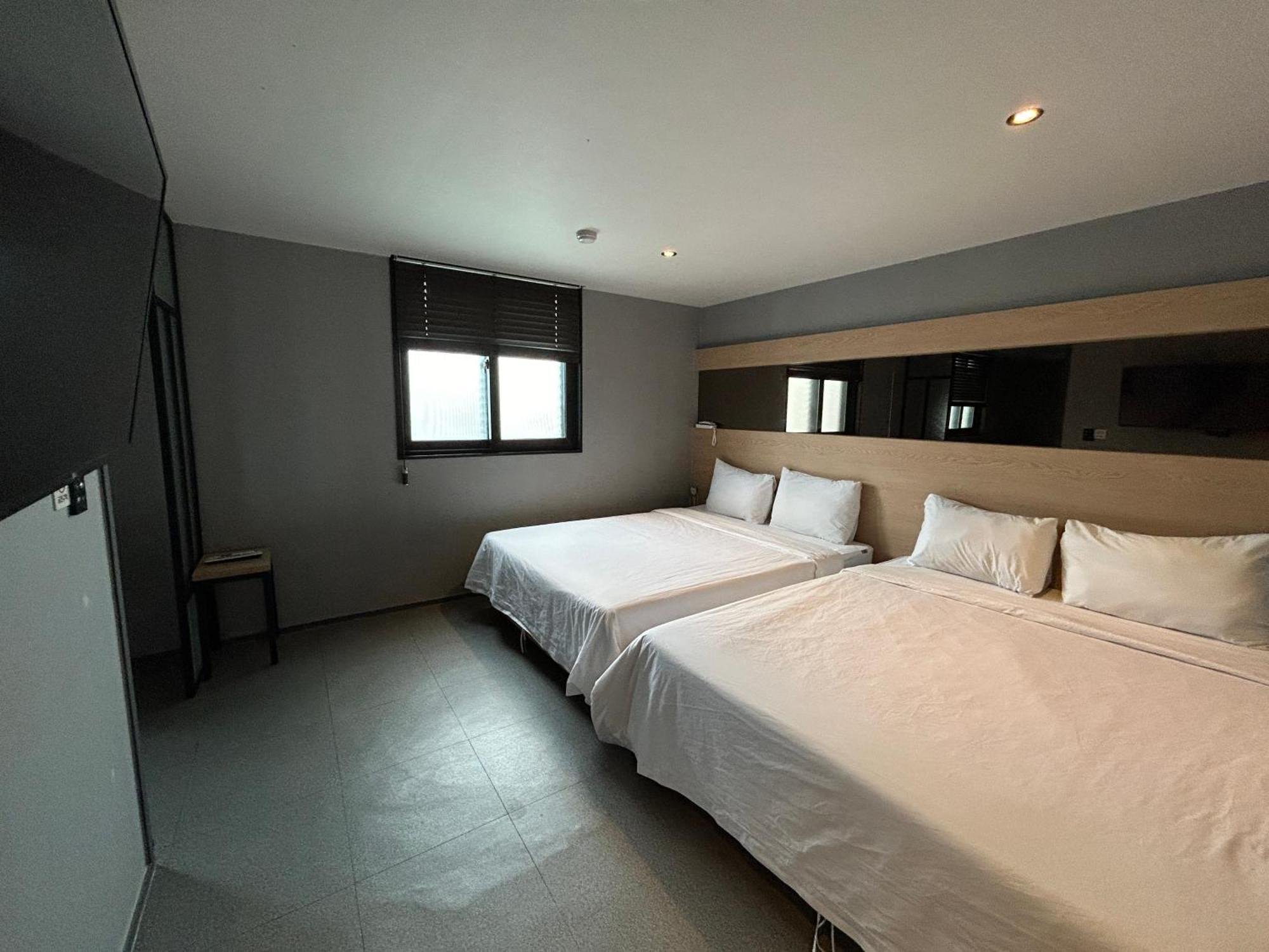 גאוז'ה Deluxe Motel מראה חיצוני תמונה