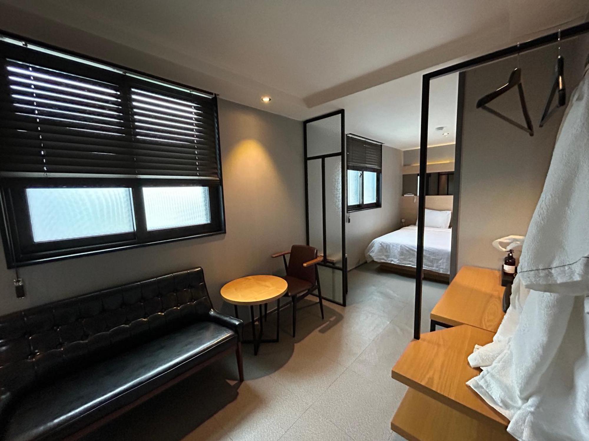 גאוז'ה Deluxe Motel מראה חיצוני תמונה