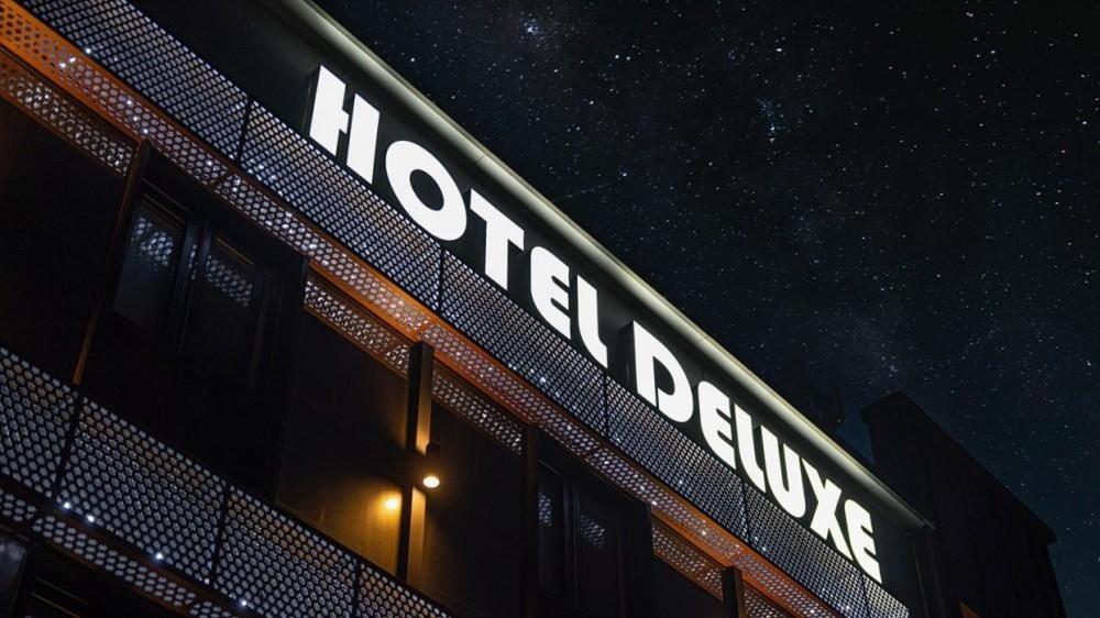גאוז'ה Deluxe Motel מראה חיצוני תמונה