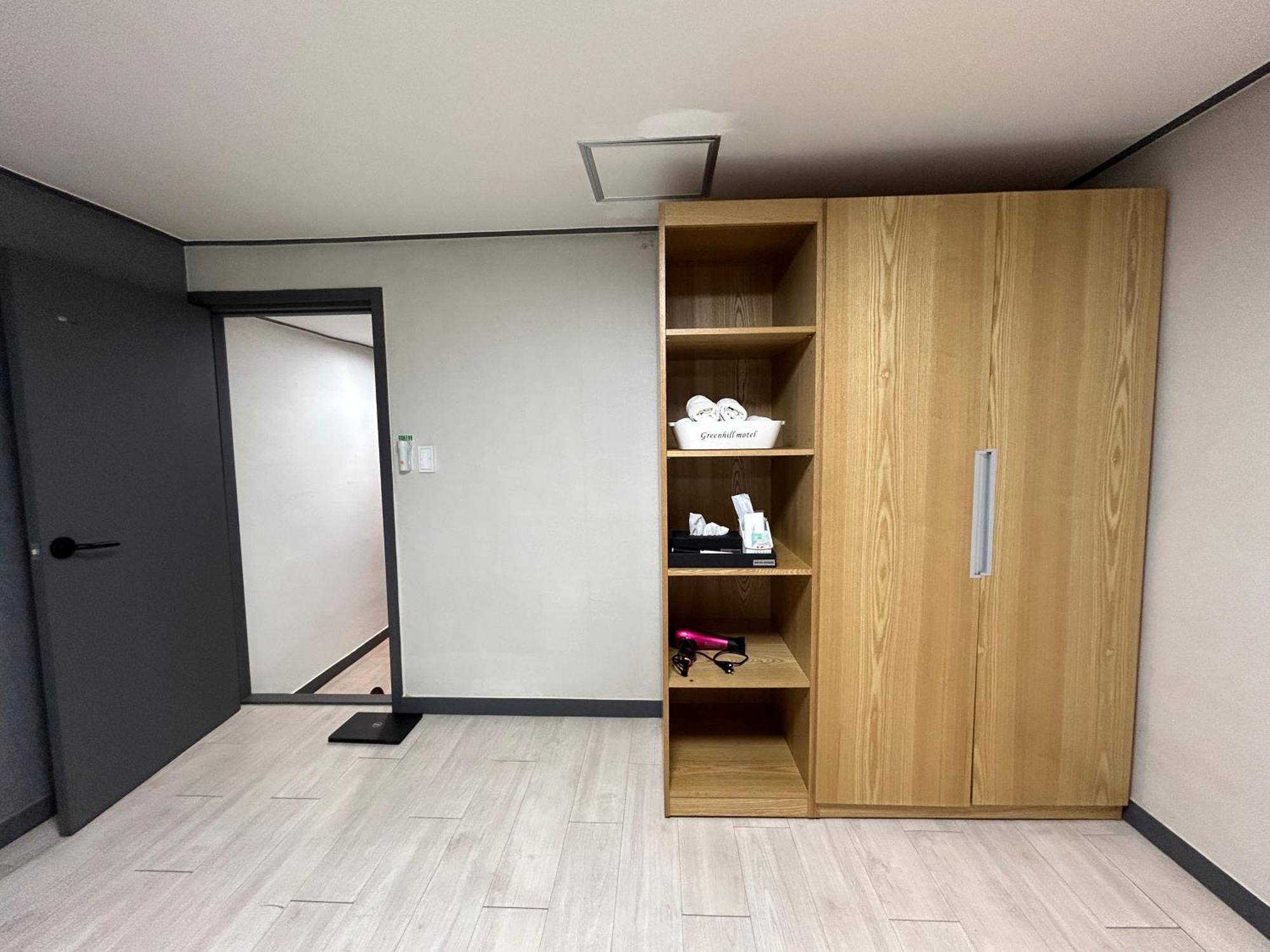 גאוז'ה Deluxe Motel חדר תמונה