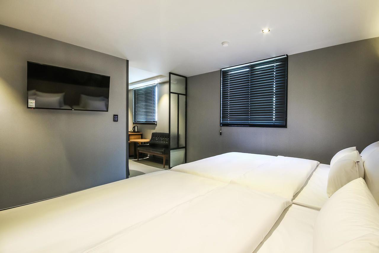 גאוז'ה Deluxe Motel מראה חיצוני תמונה