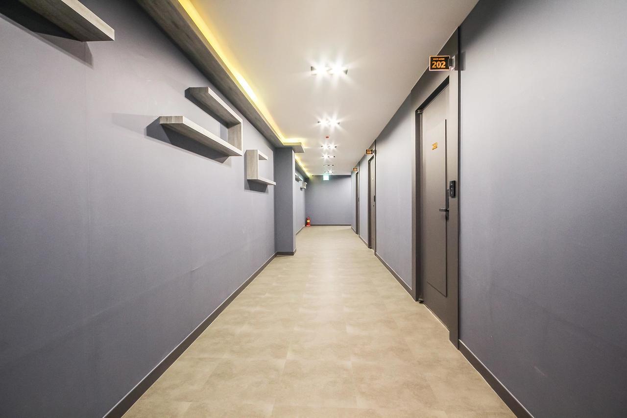 גאוז'ה Deluxe Motel מראה חיצוני תמונה