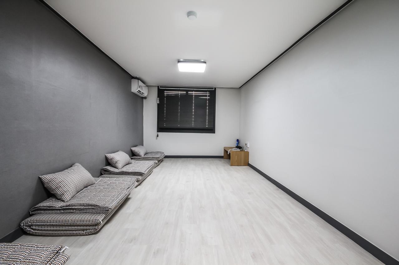 גאוז'ה Deluxe Motel מראה חיצוני תמונה