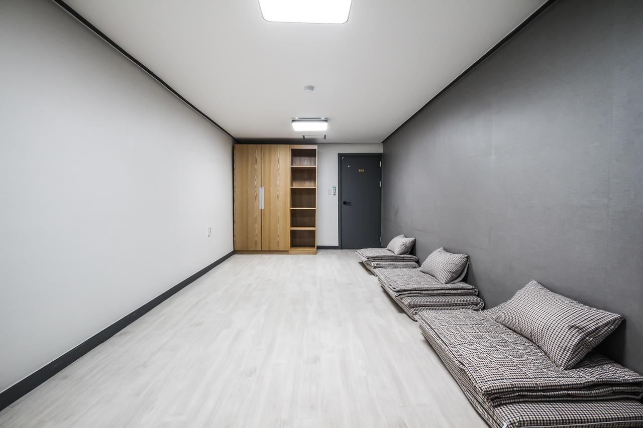 גאוז'ה Deluxe Motel מראה חיצוני תמונה