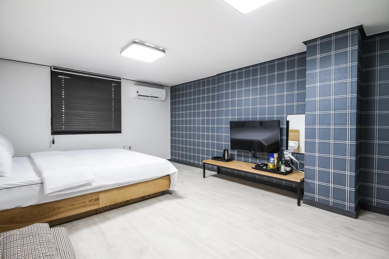 גאוז'ה Deluxe Motel מראה חיצוני תמונה