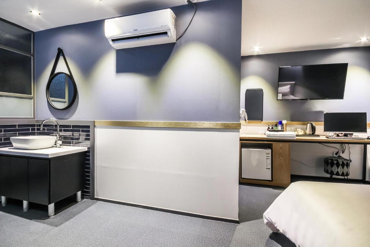 גאוז'ה Deluxe Motel מראה חיצוני תמונה